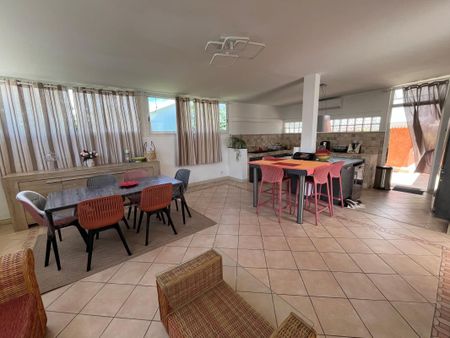 Location Maison 3 pièces 121m² STE CLOTILDE 97490 - Photo 3