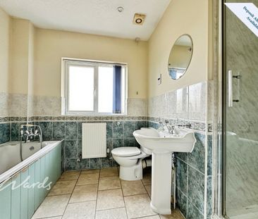 4 bedroom detached house to rent - Photo 1