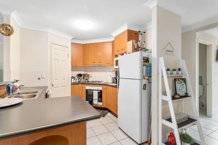 Family Home! - Photo 2