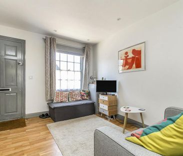 2 bedroom terraced house to rent - Photo 2