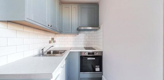 High Street, Acton, London, W3 9BY - Photo 2