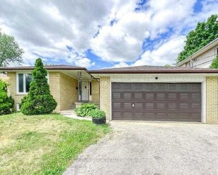 Detached Home For Lease | N8101542 - Photo 3