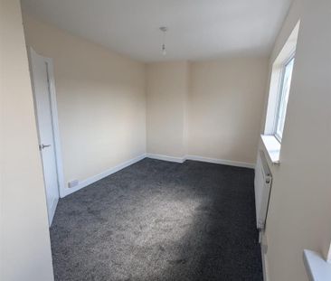 3 Beds - Terraced House - - Photo 1