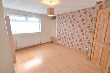 3 bedroom townhouse to rent - Photo 2