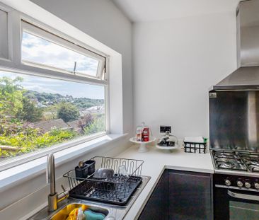 4 bed terraced house to rent in Old London Road, Hastings, TN35 - Photo 2
