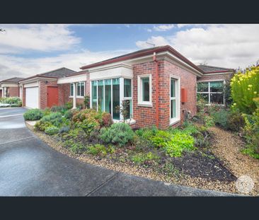 2/1364 Gregory Street, Lake Wendouree, Vic 3350 - Photo 1