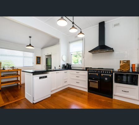 5 Rodney Street, Flora Hill, Vic 3550 - Photo 1