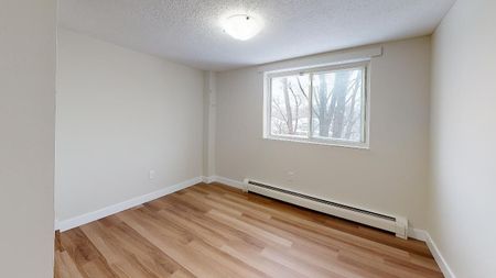 1 Ullswater Drive, Crystal Bay - Lakeview Park, Ottawa, ON - Photo 3