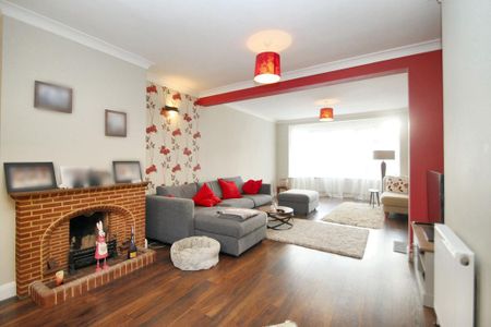 4 bedroom semi-detached house to rent - Photo 4