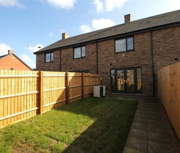 2 bedroom terraced house to rent - Photo 4