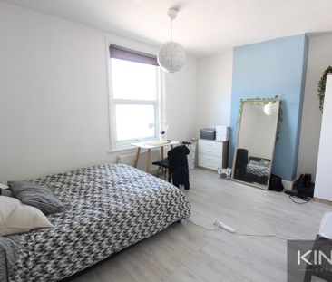 4 bedroom terraced house to rent - Photo 6