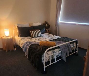 Pelaw Main - Photo 1