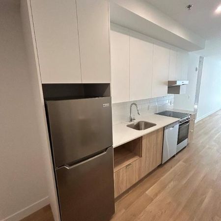 Loft Spacieux au Centre-Ville – Entièrement Équipé et Moderne - Photo 4