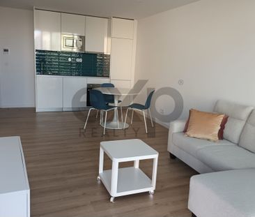 "Encantador T1 com Jardim e Piscina Privada" - Photo 1