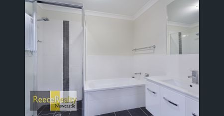 Low maintenance delight in prime location! - Photo 2