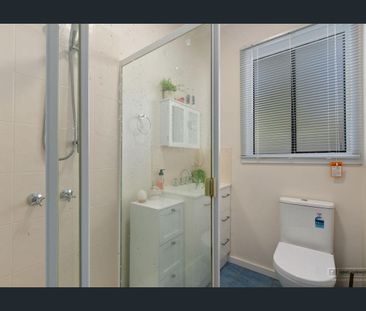 Neat, Cozy, and Convenient - Right Here in Morwell - Photo 6
