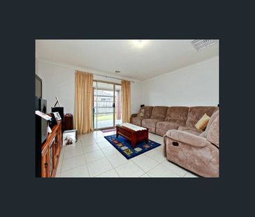 Secure the rental of this gorgeous home today! - Photo 6