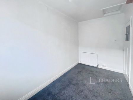 2 bedroom bungalow to rent Nimmings Road, Halesowen, West Midlands, B62 - Photo 3