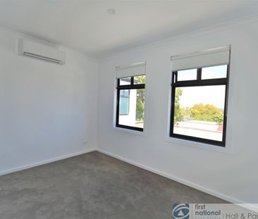 2/19 Matipo Street, 3177, Doveton Vic - Photo 2