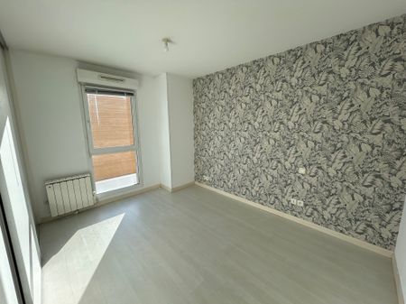 Location Appartement 3 pièces 71m² DIJON 21000 - Photo 2