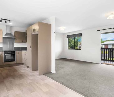 3 Bedroom home in Leamington - Photo 3