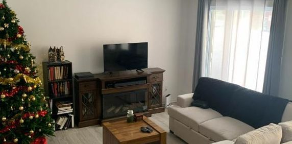 Disponible dès maintenant – Très Grand 4 ½ – 2 Salles de Bains – Possibilité Stationnement Intérieur - Photo 2