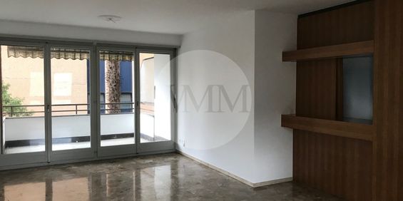 3.5 LOCALS NEAR THE CENTER - Photo 3