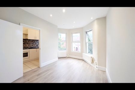 2 Bed Flat, Willingdon Road, N22 - Photo 3