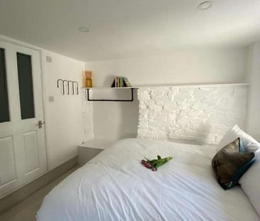 Windsor Terrace, Falmouth, TR11 - Photo 3