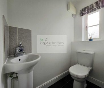4 bedroom terraced house to rent - Photo 5