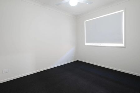 2 Bed Home With Large Fully Fenced Backyard - Photo 2