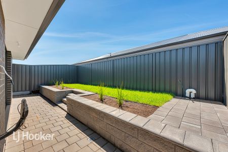 Brand New Living - Photo 4