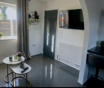 Room in a Shared House, Warner Walk, M11 - Photo 3