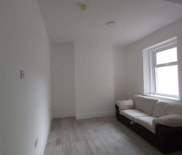 4 bedroom terraced house to rent - Photo 2