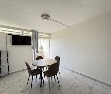 Location Appartement 5 pièces 65m² LES ABYMES 97139 - Photo 1