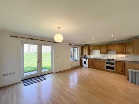 2 bedroom semi-detached house to rent - Photo 3