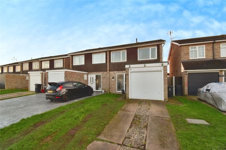 Kingsman Drive, Clacton-on-Sea, Essex, CO16 8UR - Photo 5