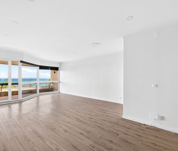 Apartamento T2 sem móveis para arrendar em primeira linha do Mar em... - Photo 2
