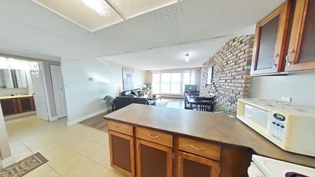 Unit 1410, 4902 - 37 Street, Red Deer AB - Photo 3