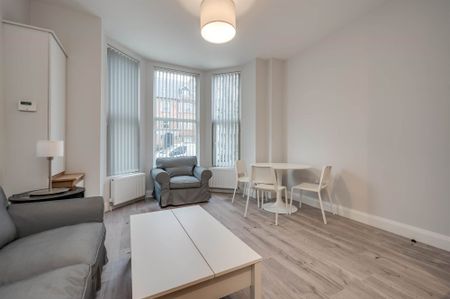 Apt 2 41 Wellington Park, BELFAST, BT9 6DN - Photo 2