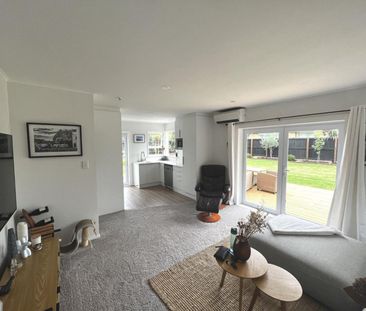 Huge Yard - 2 bedroom modern unit - Photo 2