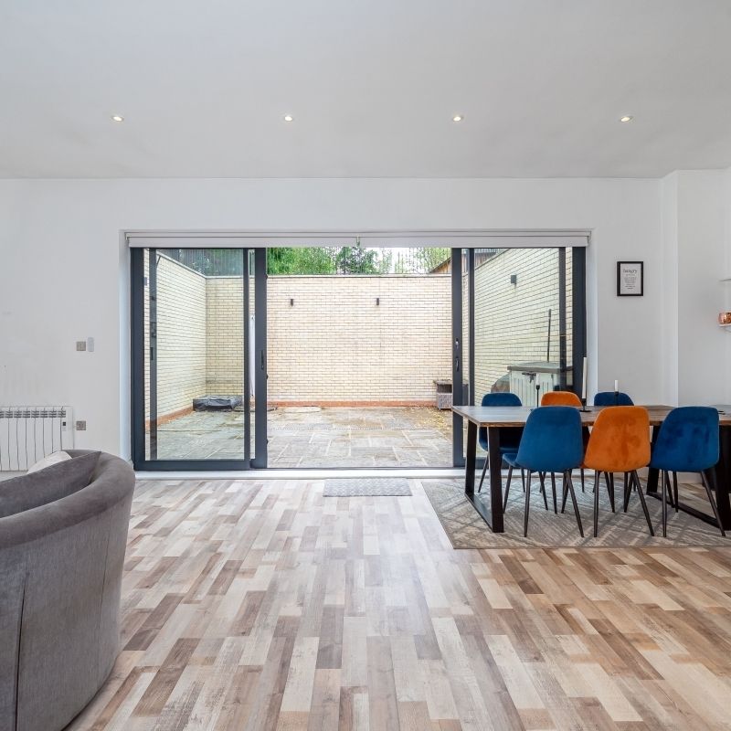 2 bedroom flat to rent - Photo 1