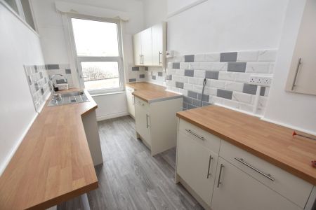 Clarendon House, Clampet Lane, Teignmouth, Devon, TQ14 - Photo 4