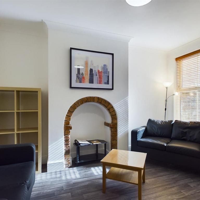 4 bedroom house to rent - Photo 1