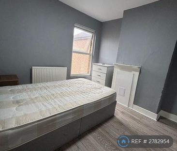 2 bedroom end of terrace house to rent - Photo 3