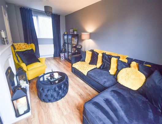 2 Bedroom End Terrace To Let - Photo 1