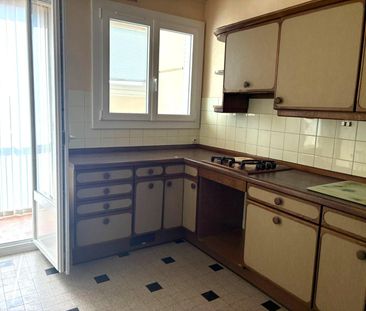 Location Appartement 4 pièces 76m² GUILHERAND GRANGES 07500 - Photo 5