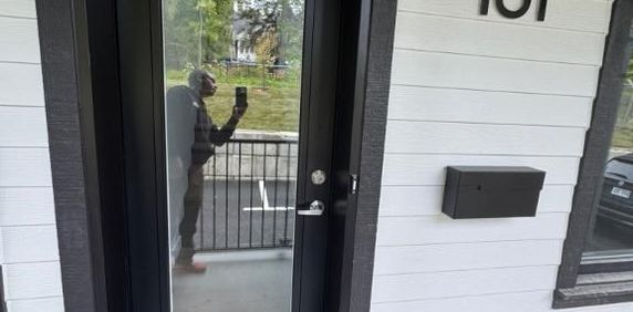 4½ neuf à louer Sherbrooke – Stationnement, option électros - Photo 2