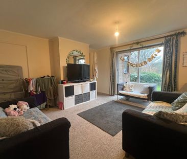 4 bedroom semi-detached house to rent - Photo 1