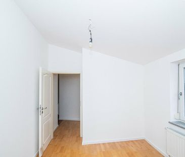 Vermietung: Helle Dachgeschosswohnung mit Balkon und Wohlfühlambiente - Photo 5